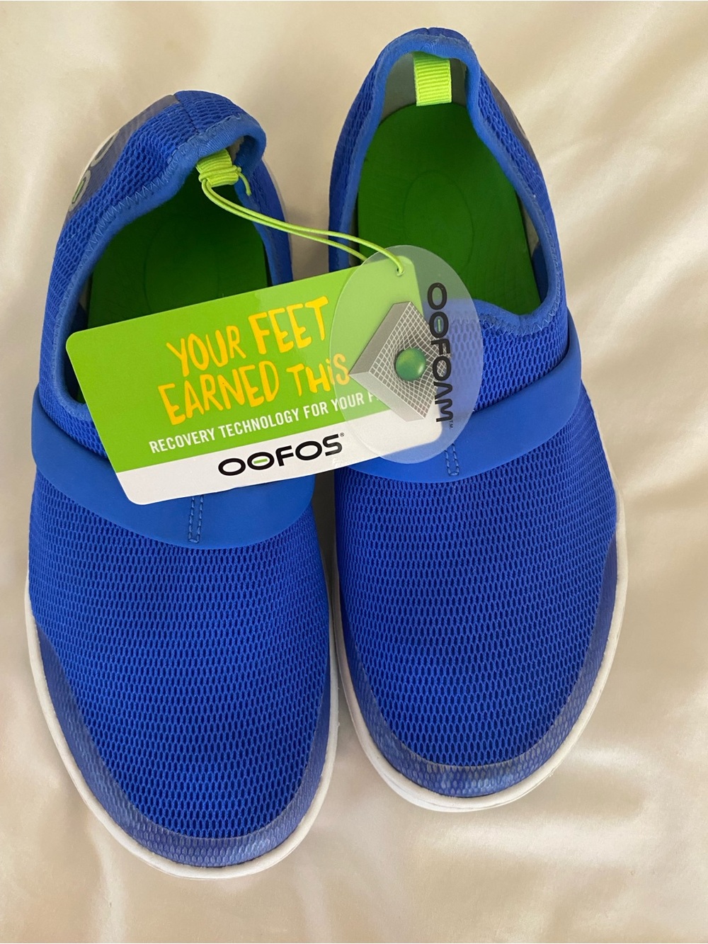 NWT Oofos Slip On 4 Way Stretch OOmg Low with Recovery Technology Blue/White W 8 - Picture 5 of 15